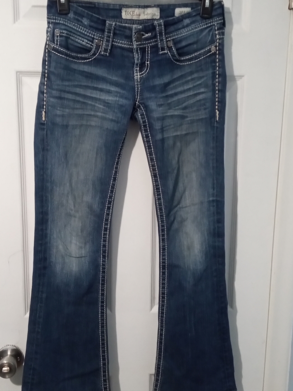 BKE Sabrina Women's Boot Cut Jeans in Washed Blue with White Stitching
